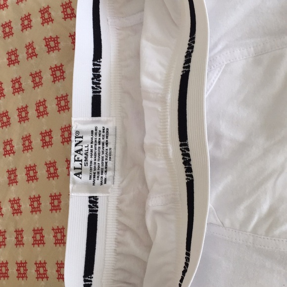 Brand New Alfani Boxers & 2 pairs of socks - Picture 2 of 5